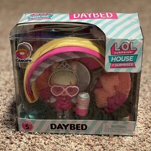 LOL Surprise House of Surprises Daybed